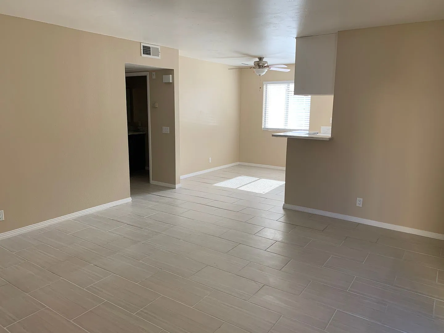 Chase Avenue East 960 — Photo 3