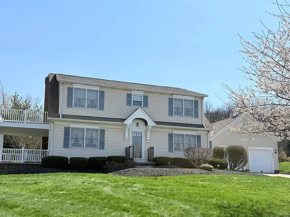 8160 Buckboard Ln, Mentor, OH 44060