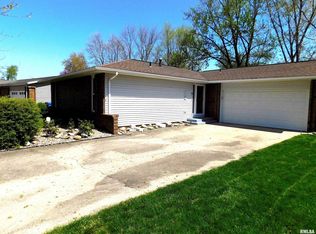 1108 Larchmont Dr, Springfield, IL 62704