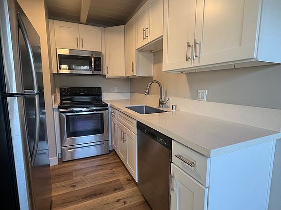 5th image of 5747 Lauretta St APT 9