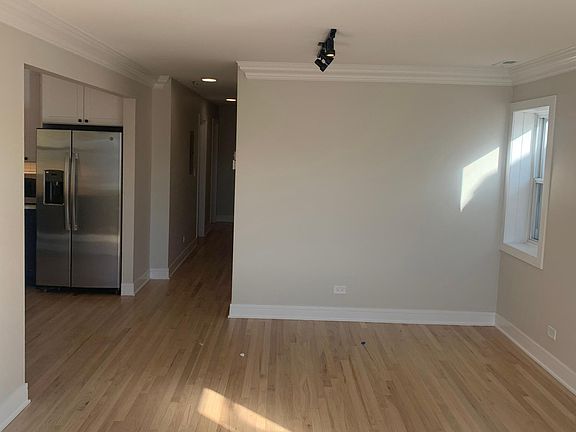 2nd image of 3322 W Devon Ave #2