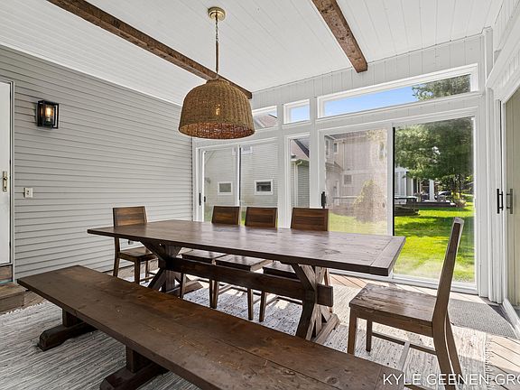 4th image of 1519 W Springfield Cir