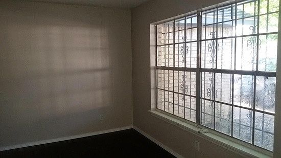 5th image of 1725 Luthy Dr NE