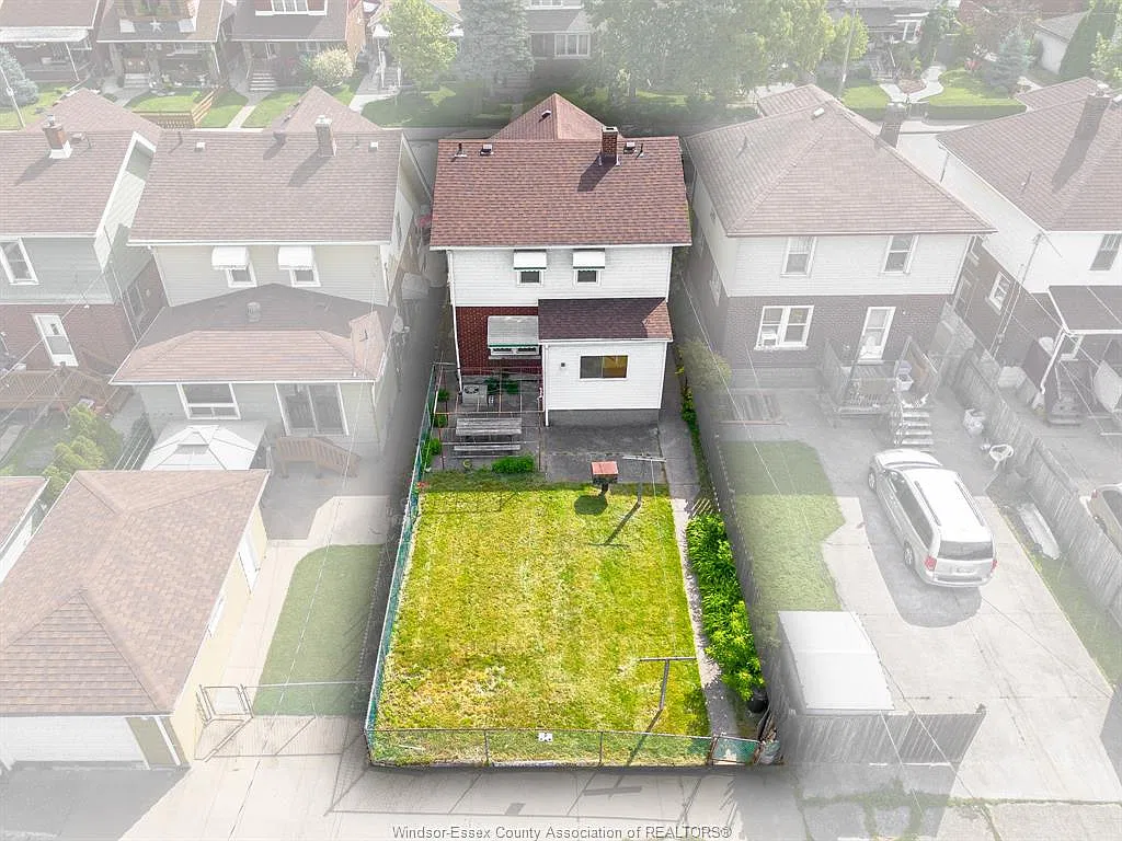 3 bed, $2,300 — Photo 3
