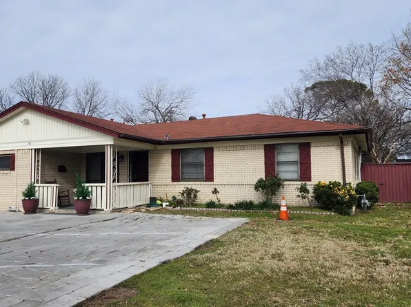 242 W Cober Dr, Grand Prairie, TX 75051