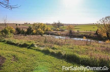 4th image of 670 County Road 1800 E