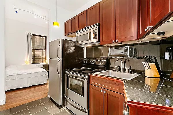 1st image of 140 W 69th St APT 71B
