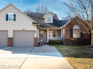 389 Woodfield Square Ln, Brighton, MI 48116