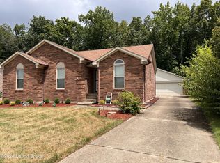 11202 Ashbrooke Gardens Dr, Louisville, KY 40229