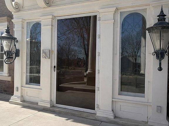 4th image of 707 State St