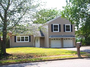 1073 Westlake Dr, Toms River, NJ 08753