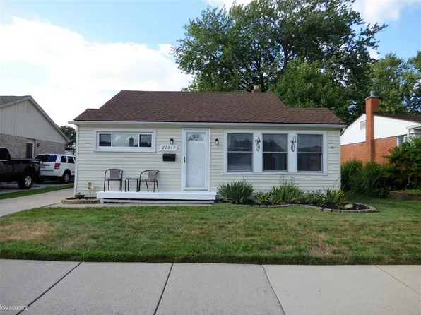22819 Furton St, Saint Clair Shores, MI 48082
