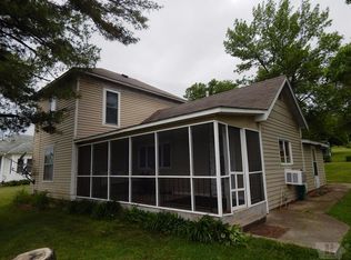403 1st St, Mount Sterling, IA 52573