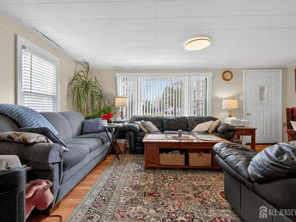 196 Girard Ave, Somerset, NJ 08873