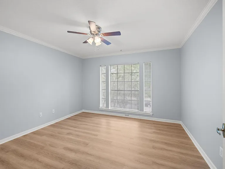 3622 Springhill Ln — Photo 16