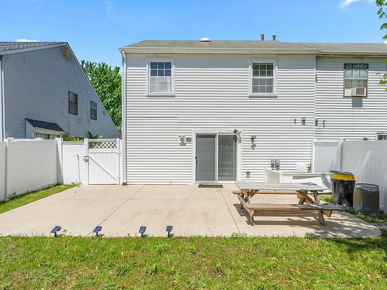 64 Hampton Gate Dr — Photo 15