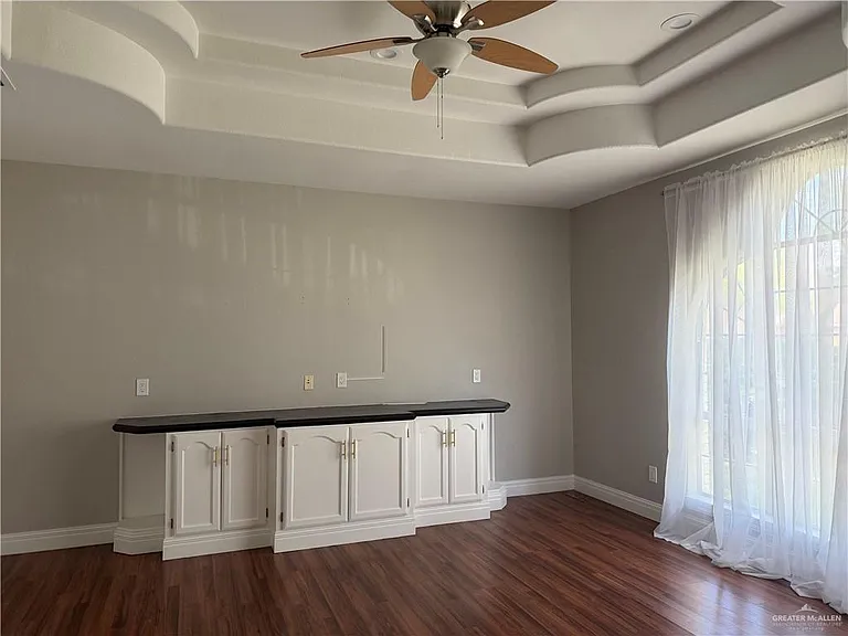 512 E Redbud Ave — Photo 4