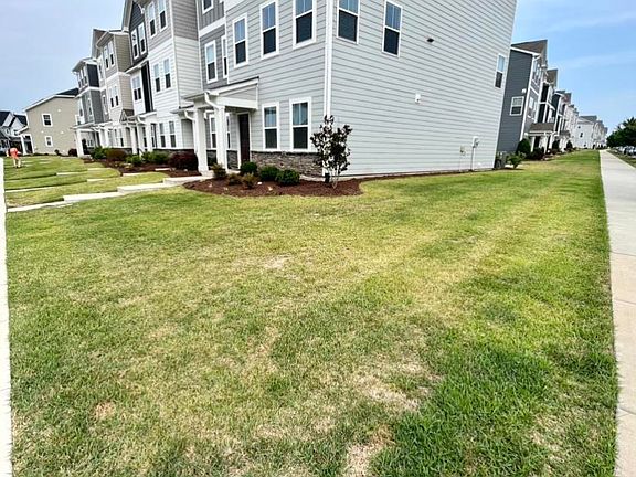 2nd image of 6000 Giddings St
