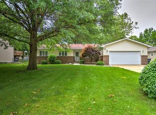366 Ventura Dr, Forsyth, IL 62535