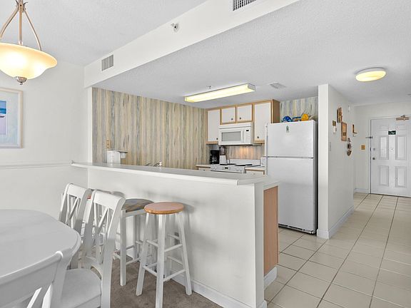 5th image of 501 S Ocean Blvd. #607
