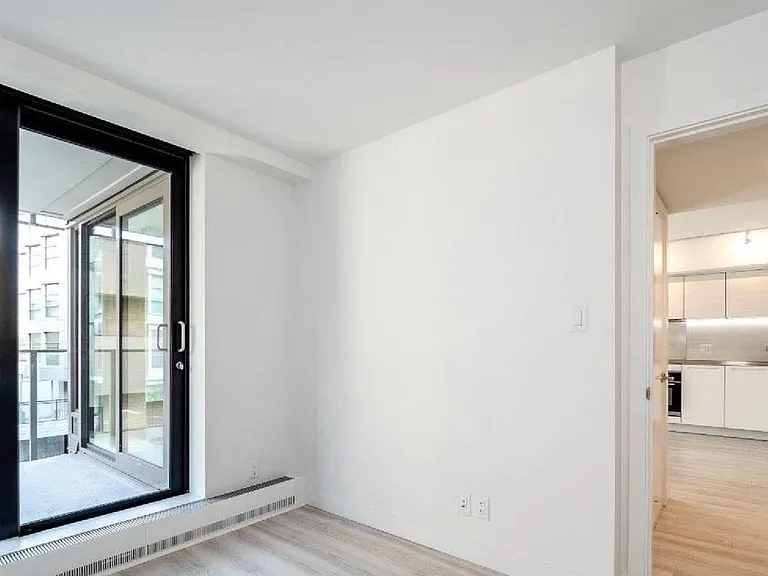 1133 Hornby St — Photo 6