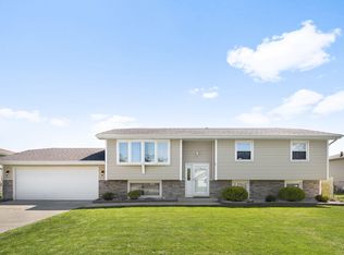 9713 Buchanan St, Crown Point, IN 46307
