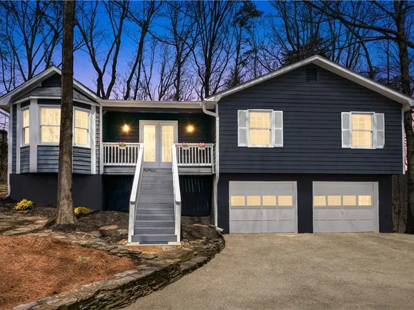 122 Sitting Bull Ct, Waleska, GA 30183