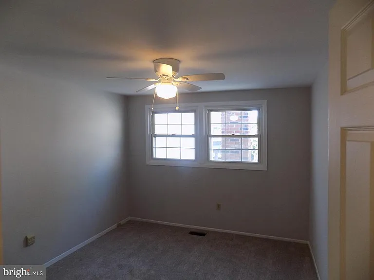 702 Towne Center Dr — Photo 42