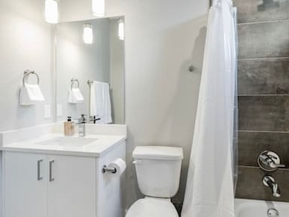 5th image of 1120 Galveston Ave #4