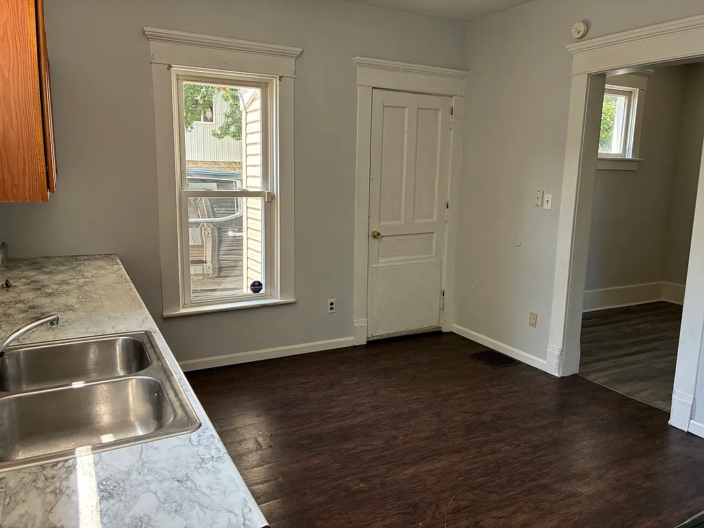 3 bed, 1788 sqft, $1,495 — Photo 2