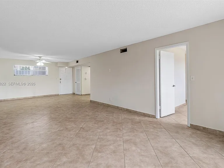 9820 S Hollybrook Lake Dr #106 — Photo 9
