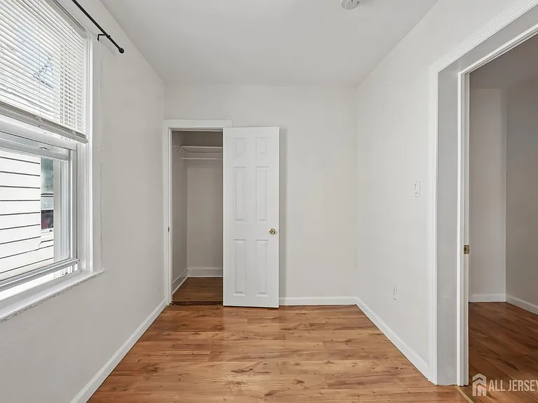 660 Charles St #2 — Photo 12