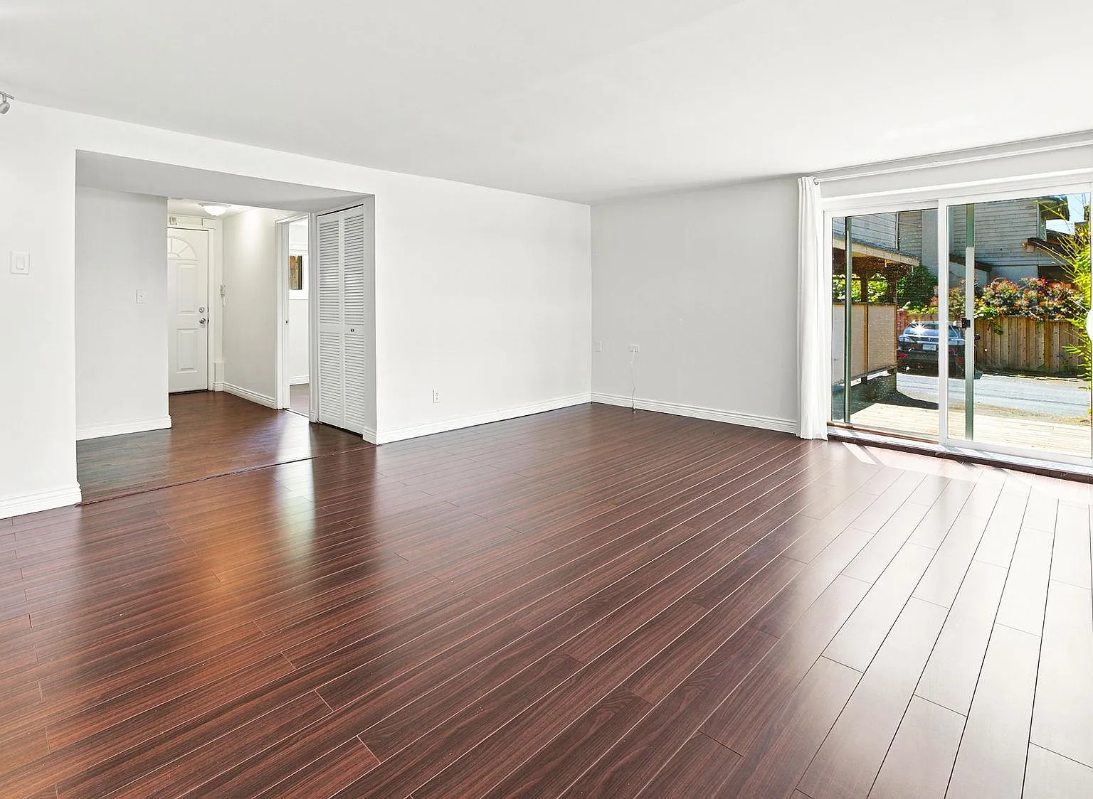 2 bed, 850 sqft, $2,550 — Photo 2