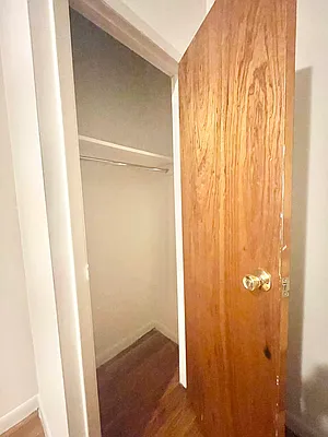 Rented by HOLTON REAL ESTATE INC. | media 12