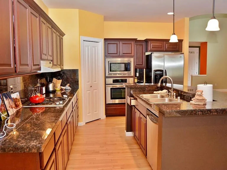 4662 Berwick Pl SW — Photo 10