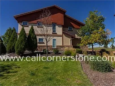 3 bed, 2.0 bath, 1548 sqft, $2,142 — Photo 2