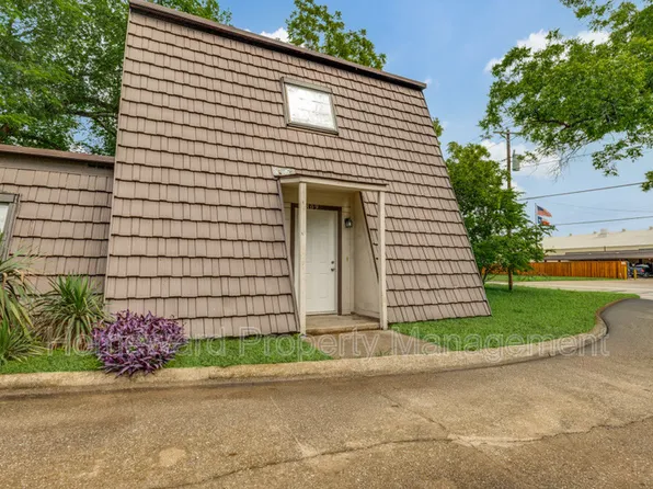 809 E Pioneer Dr, Irving, TX 75061