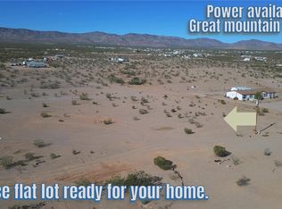 8 N 1/2 Eloy Rd, Golden Valley, AZ 86413