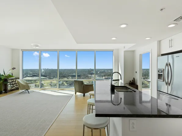 300 Bowie St #2902, Austin, TX 78703