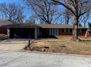 13 Willowbrook Dr, Swansea, IL 62226