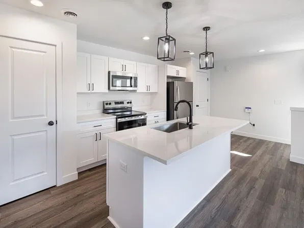 56 E Ash Ln, Milton, WI 53563