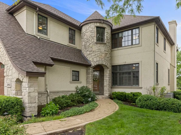 2110 Lillian Ln, Lisle, IL 60532