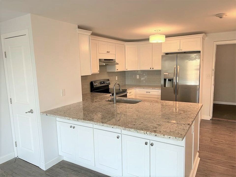 1st image of 1321 Worcester Rd APT 607