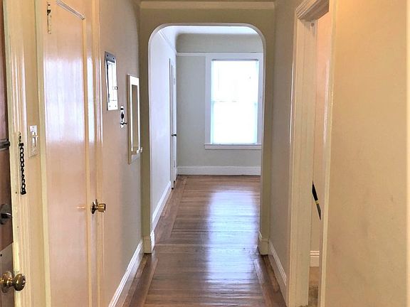2nd image of 34 Buchanan St APT 3
