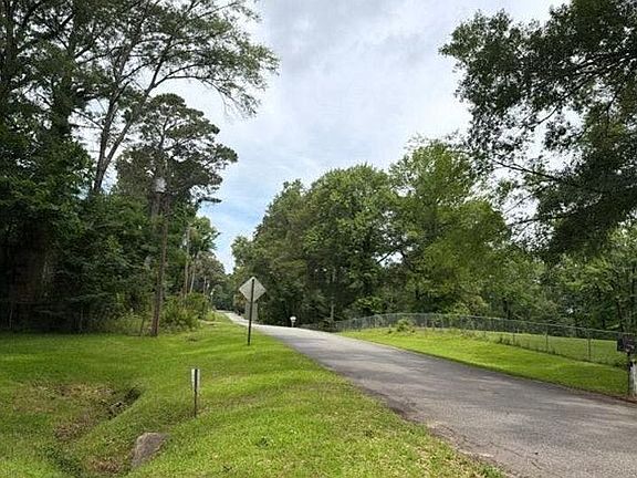 5th image of 426 Lakeview Dr