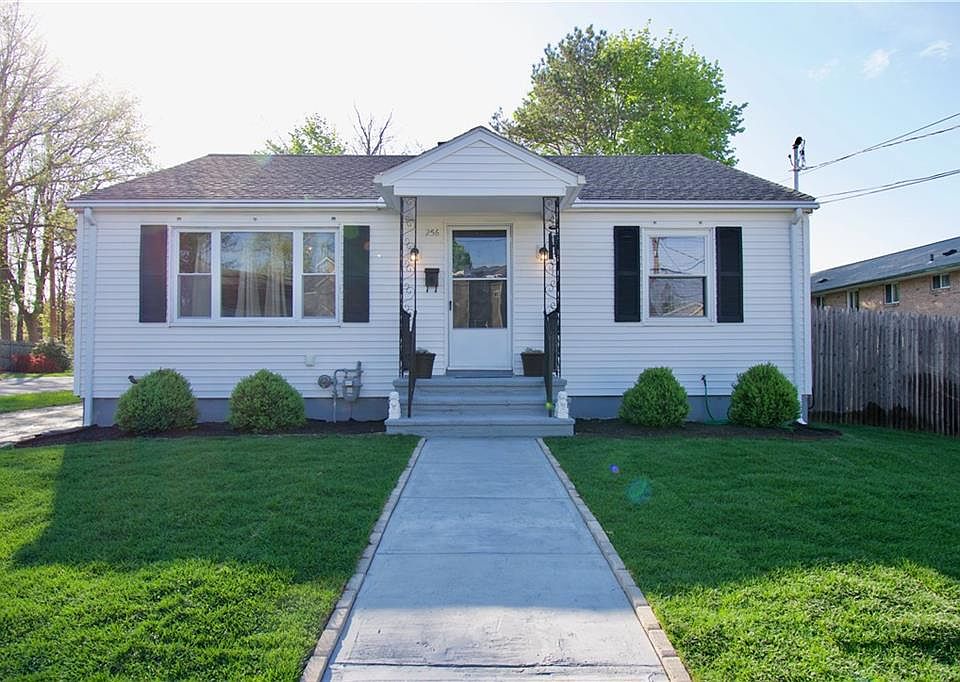 1st image of 256 Gentian Ave