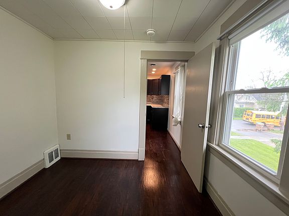 5th image of 80 Meadow Pl APT 3
