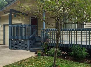 214 S 3rd Ave, Ridgefield, WA 98642