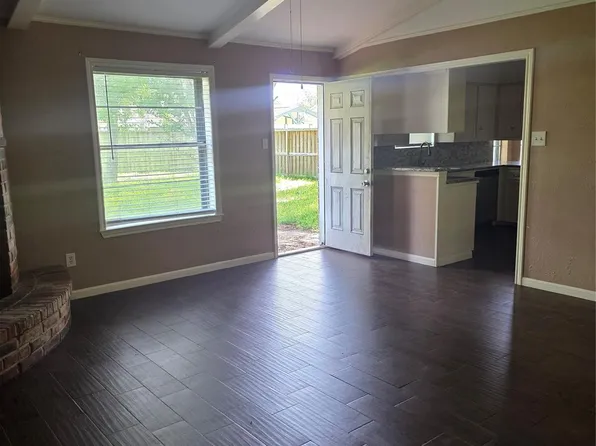 2703 Westfield St, Alvin, TX 77511