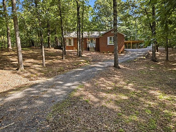 2nd image of 206 Dogwood Ln W